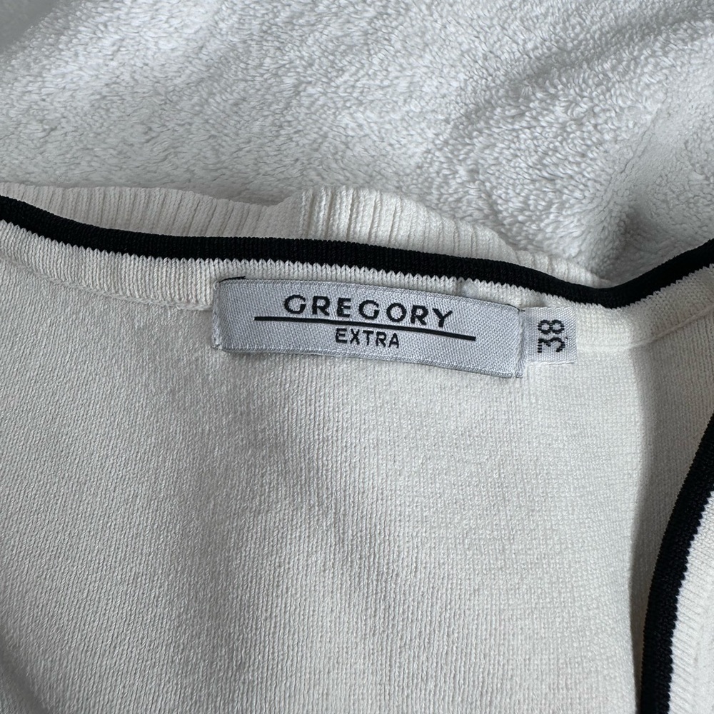 Gregory Blouse - Picture 7 of 7